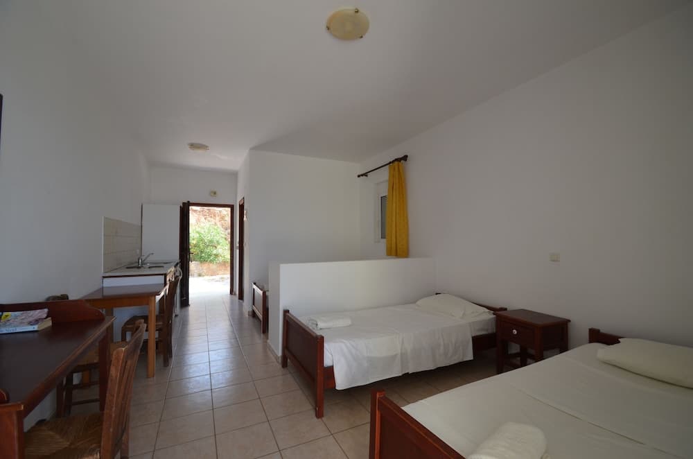 Marianthi Studios & Apartments