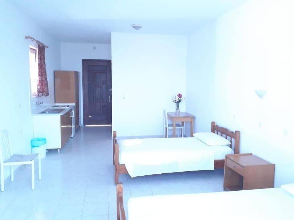 Marianthi Studios & Apartments