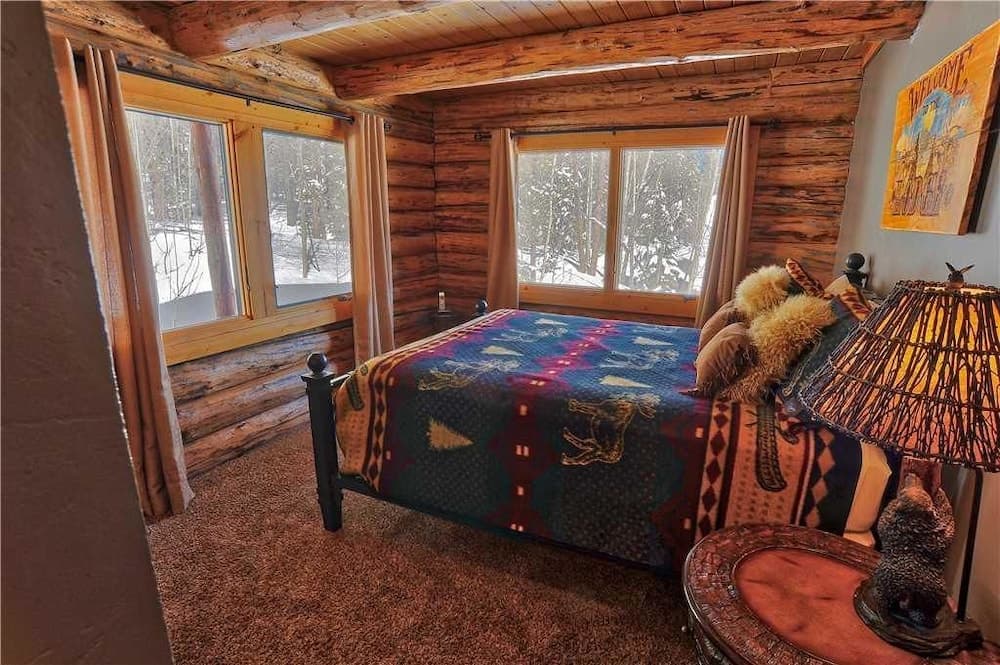 Black Bear Lodge Holiday Home 4