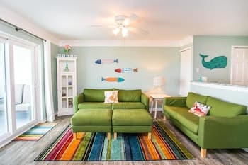 Ocean Gate - I301, Garden View, 2BR/2BTH, 3 Pools, Wifi Apartment 2