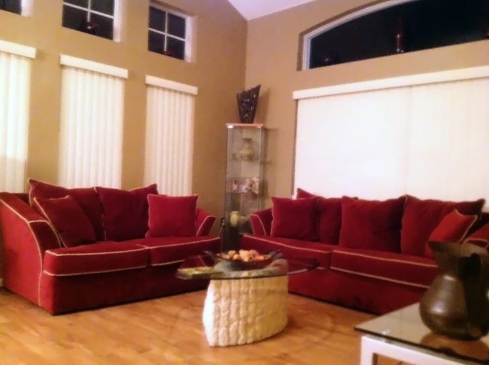 Ov2568 - Emerald Island - 3 Bed 2.5 Baths Townhome