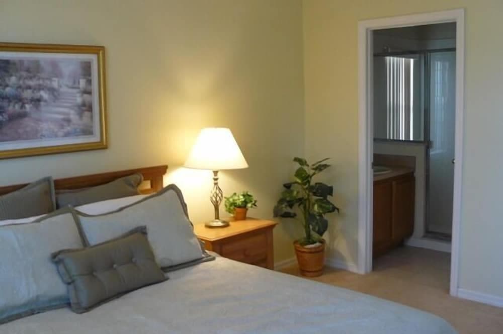 Ov3874 - Four Corners - 4 Bed 3 Baths Townhome