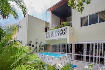 Cozy and Charming 2BDR Suite