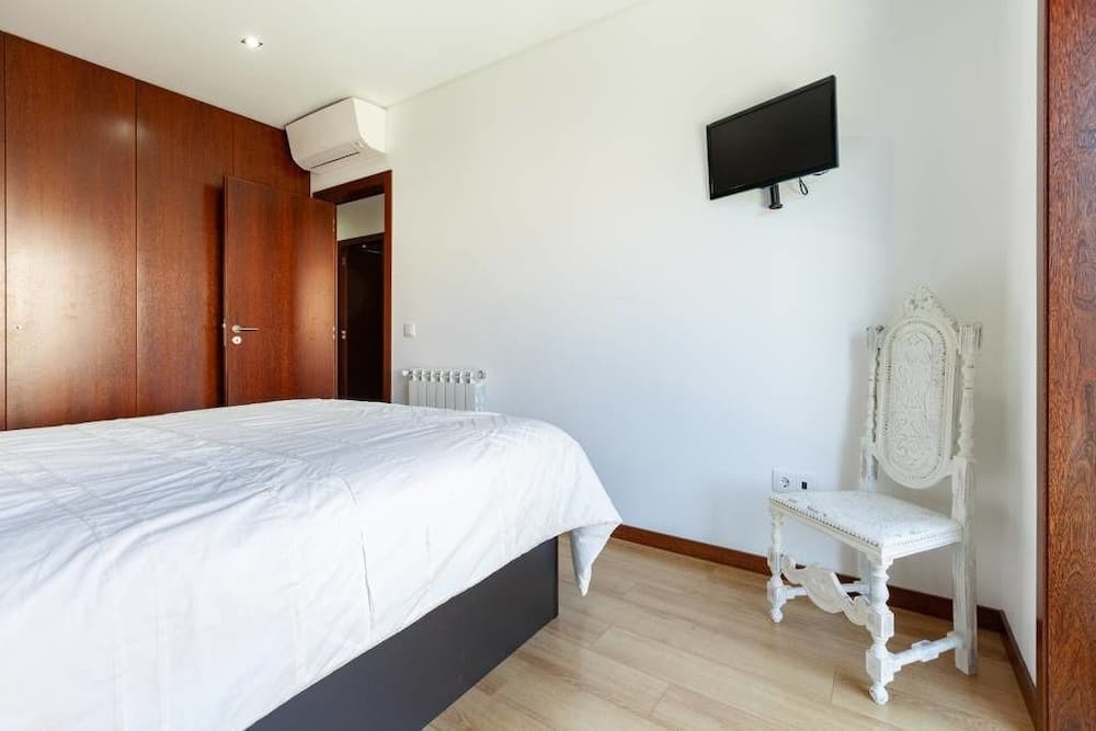 Private Modern Home, Fully Equipped, Near Historic Braga Centre