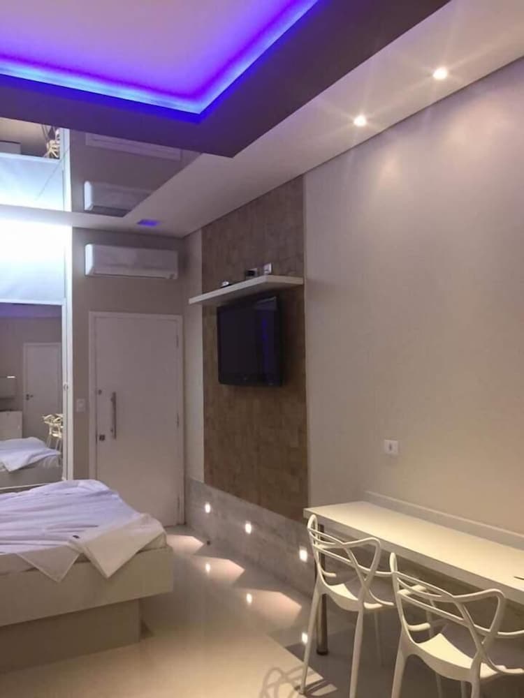 Dinys Motel - Adults Only