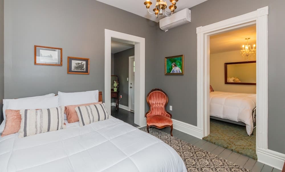 Historic Hotel Broadalbin