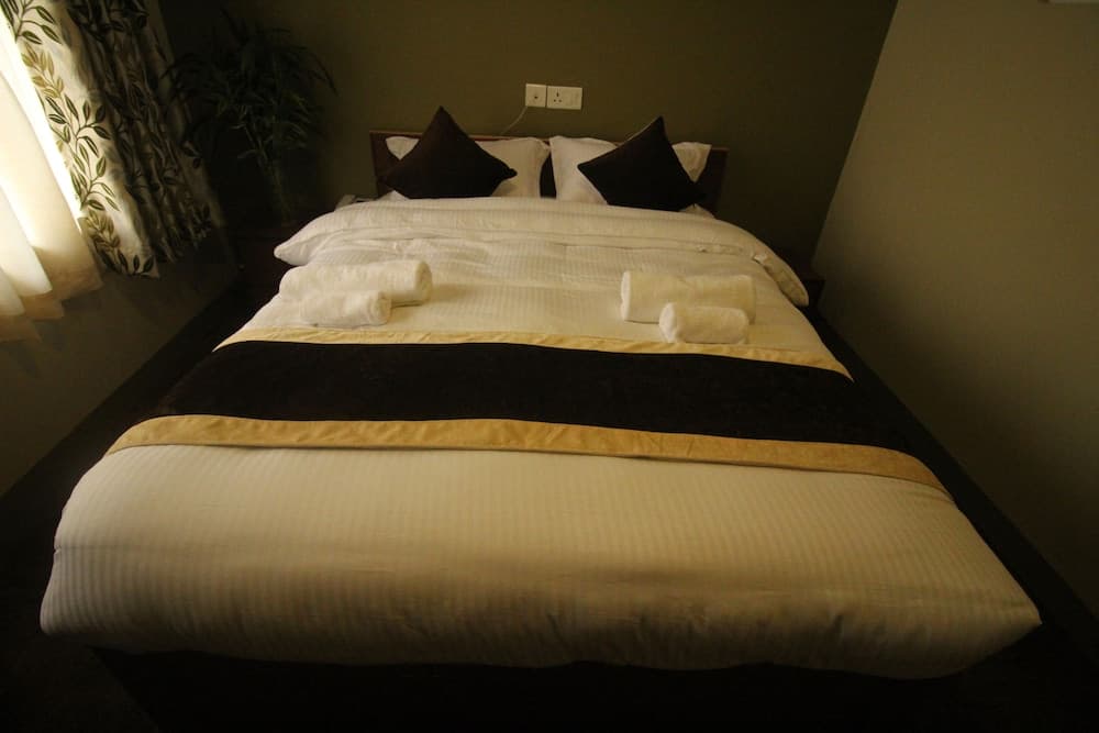 Himalayan Sherpa INN