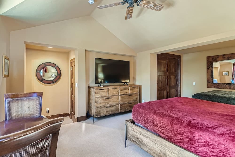 Marksberry Lodge 4 Bedroom Home by Redawning