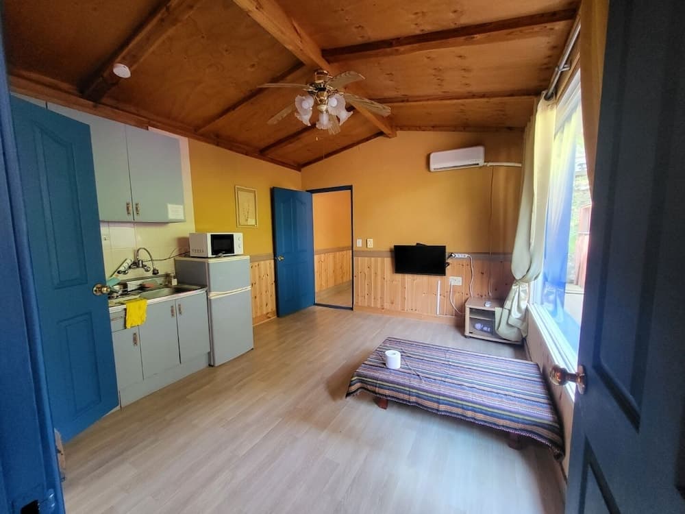 Hwaya Mountain Pension