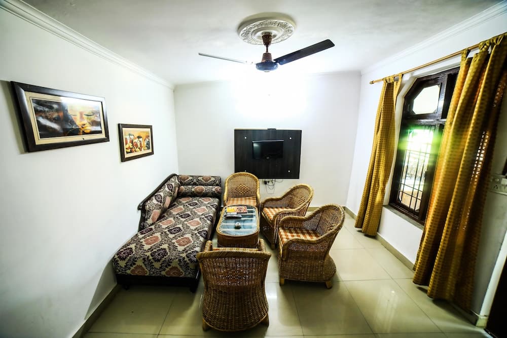 Swiss Cottage and Spa by Salvus