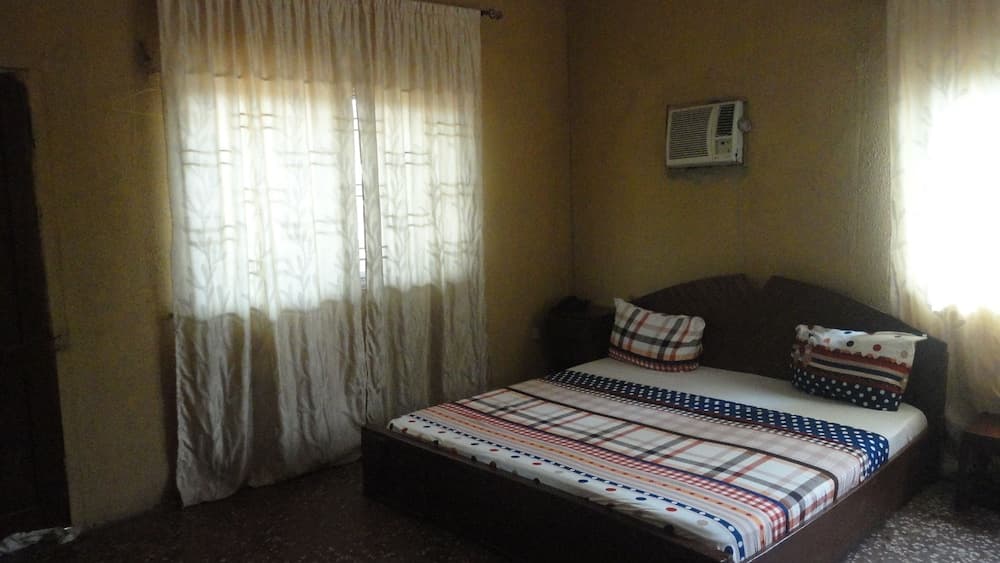 Phoenix Suites and Inn