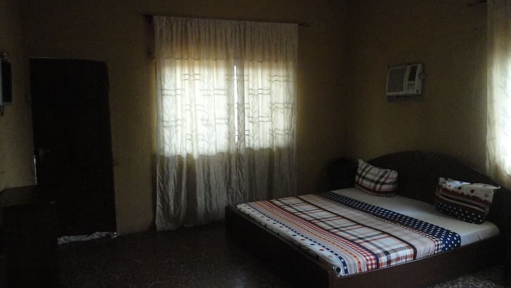 Phoenix Suites and Inn