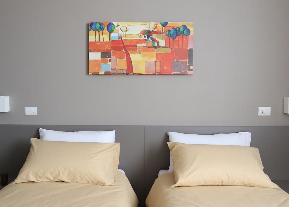 Piazza Italia  -  Rooms  for Rent