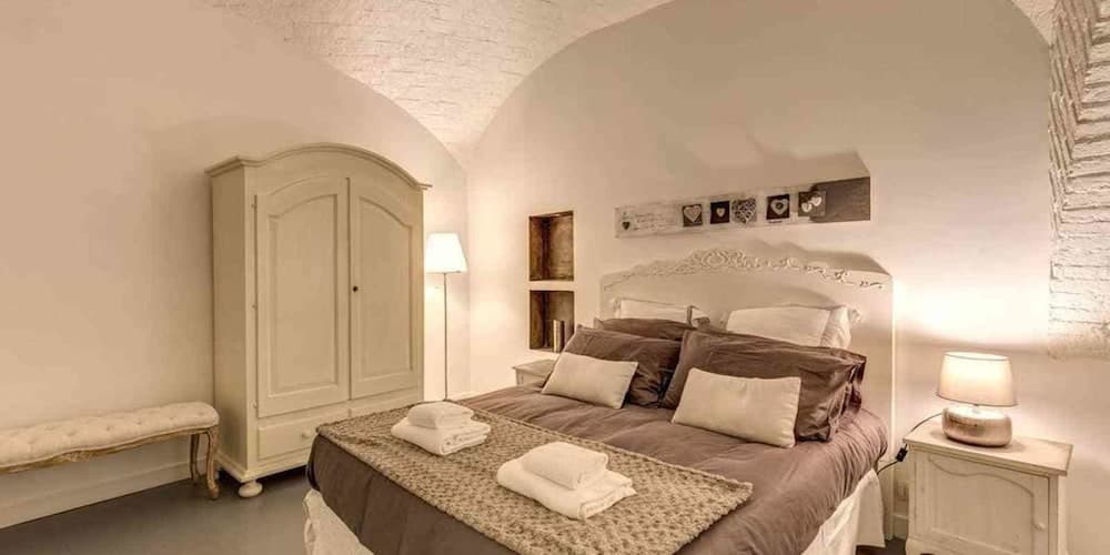 Vicolo delle grotte Campo di fiori