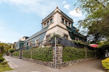 Pug Seal Polanco Anatole France