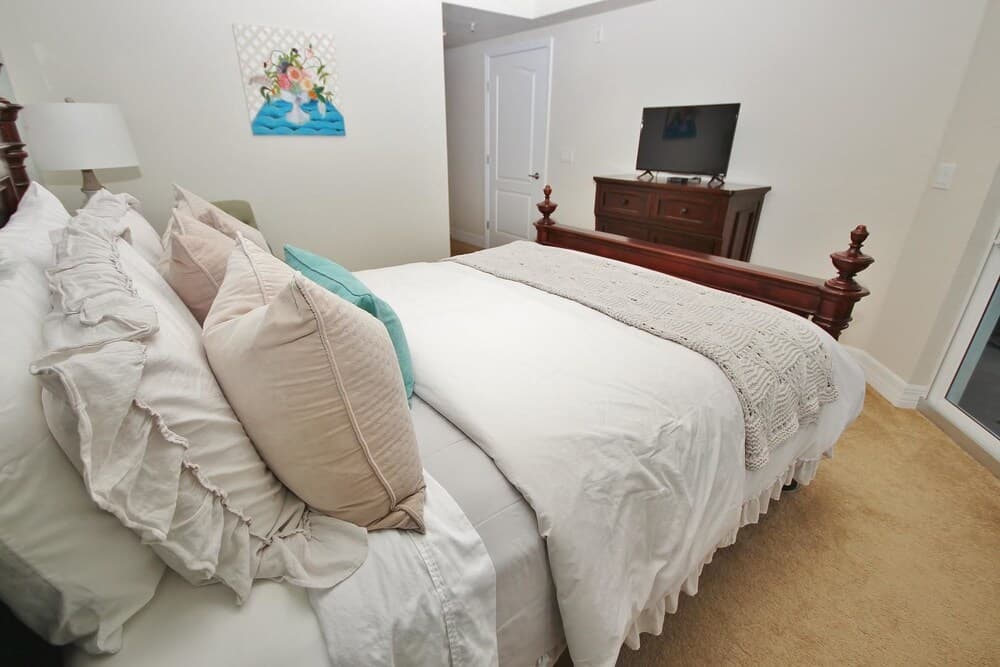 Oceanwalk 18-304 Apartment 3