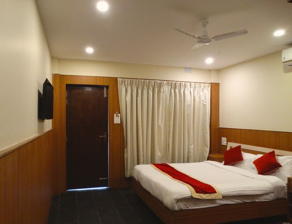 Rhino Land Jungle Lodge