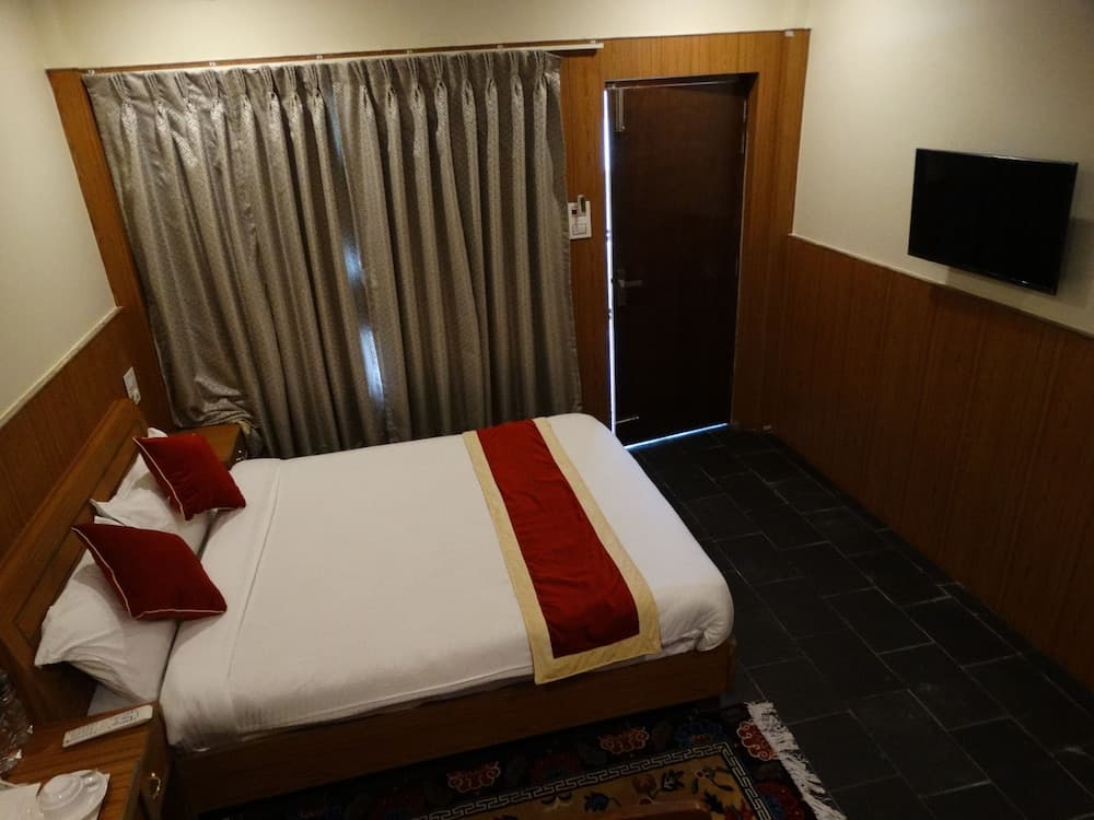 Rhino Land Jungle Lodge