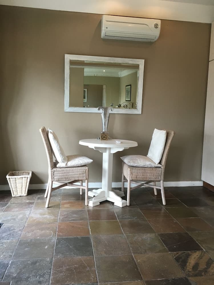 123 Ocean View Drive Apartment