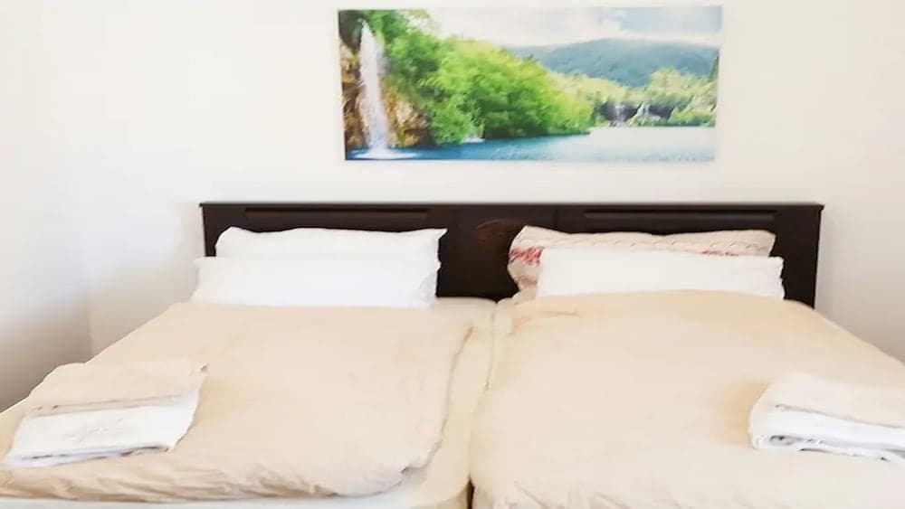 Luxury apt heart  Bat-Yam 3 m walk beach