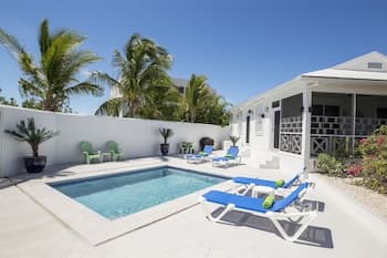 Villas of Elephant Walk, TCI