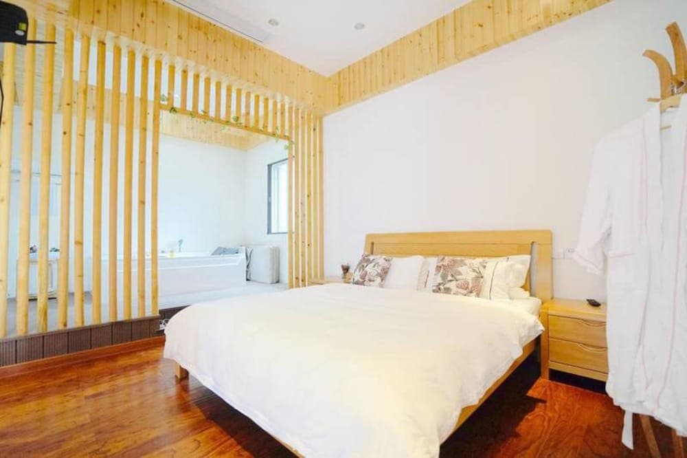 Yiyun Botique Inn Water Front Villa