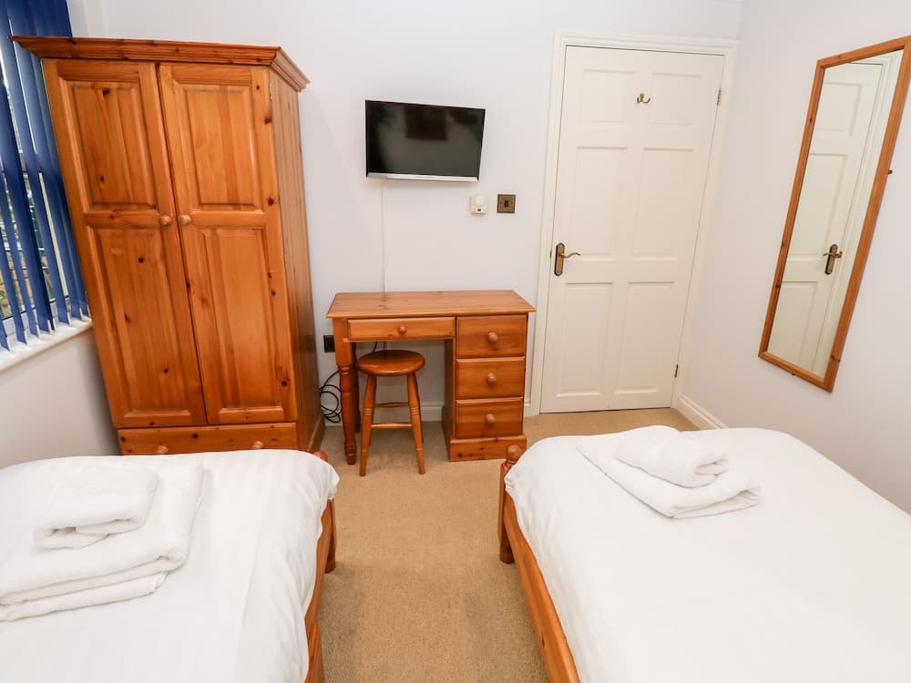 4 Beachcombers Apartments