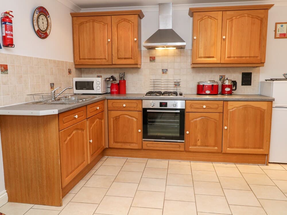 4 Beachcombers Apartments