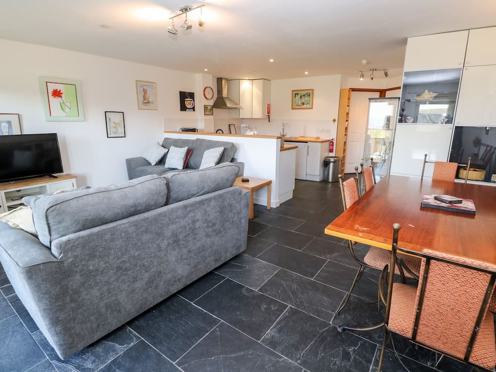 White Lodge Apartment