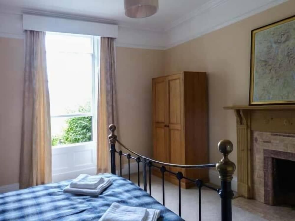 White Moss, Wood Close