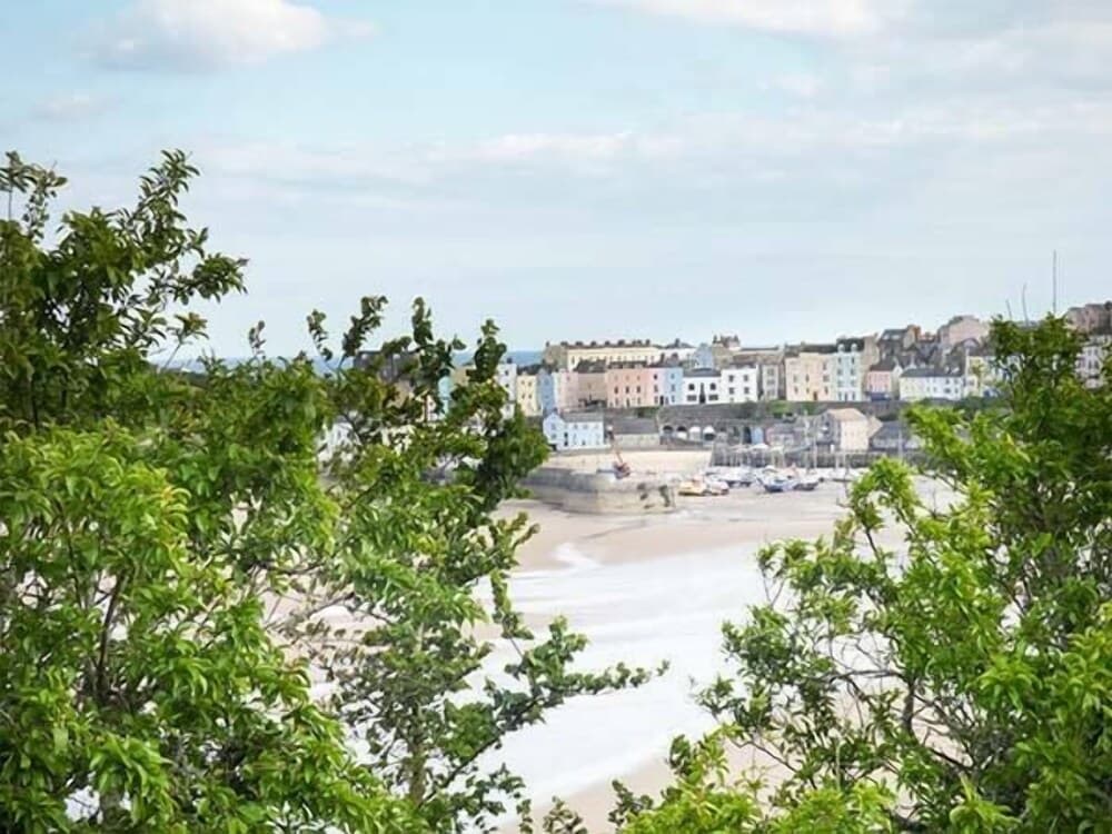 10 St. Nicholas Crescent