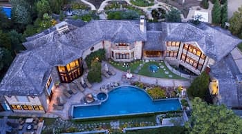 East Hampton Art House Bed & Breakfast