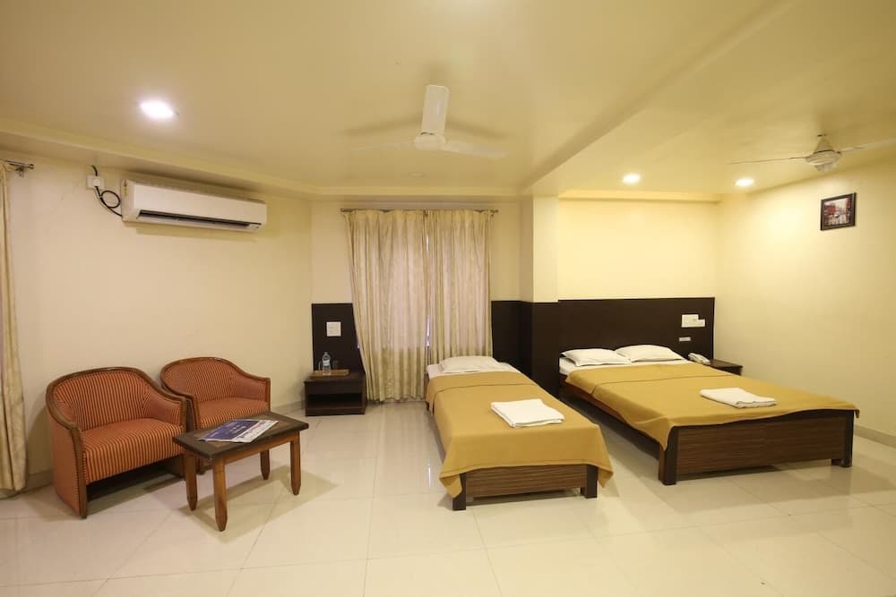 Hotel Kohinoor Square