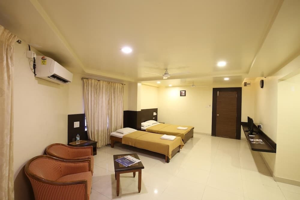 Hotel Kohinoor Square