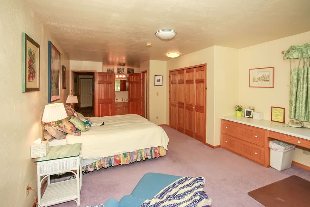 The Treehaus 6 Bedroom Home by RedAwning