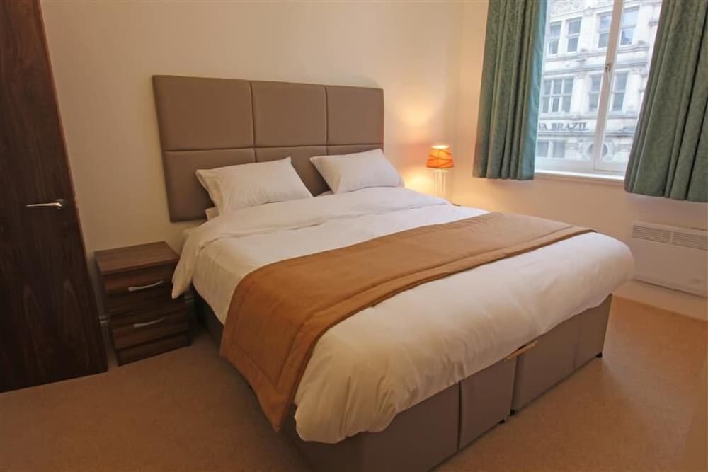 The Castle Collection - 42 Castle Street