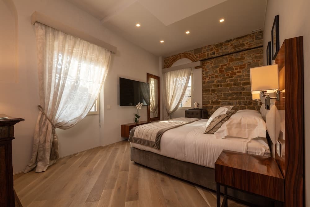 Donati Luxury Tower Suites