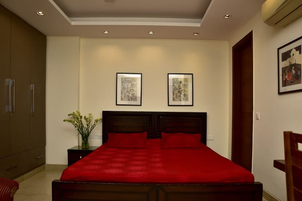 Woodpecker Service Apartments Green Park