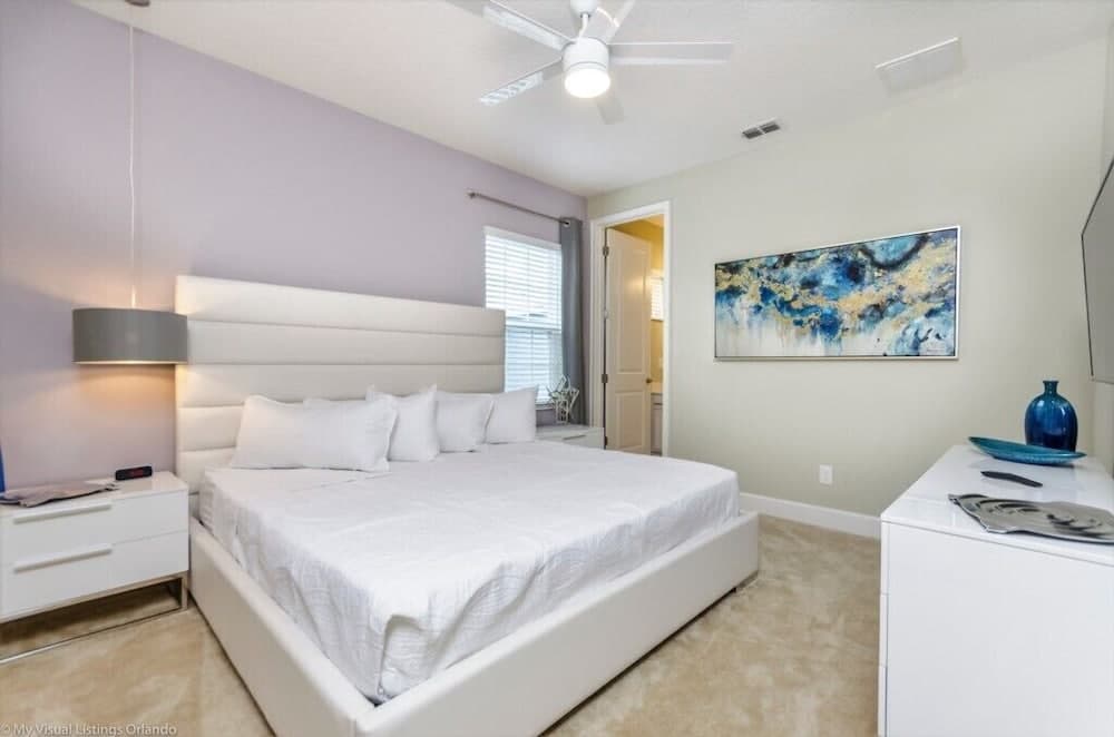 7786ll 5 Bedroom Villa by RedAwning