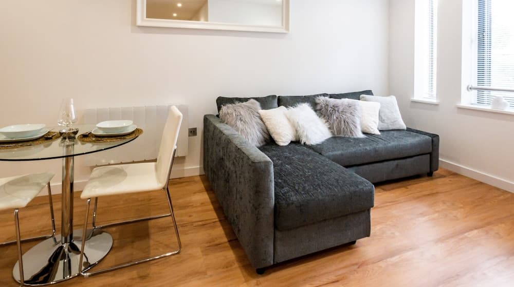 Luxury Reading Apartment