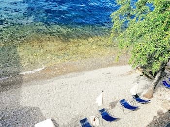 Al Lago by Design Studio