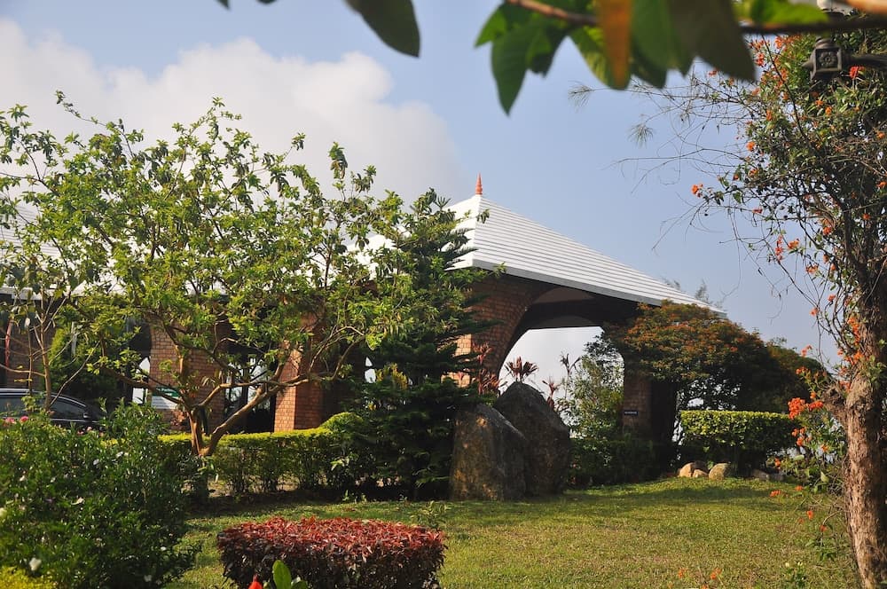 Thrisangu Haven Hill Resort