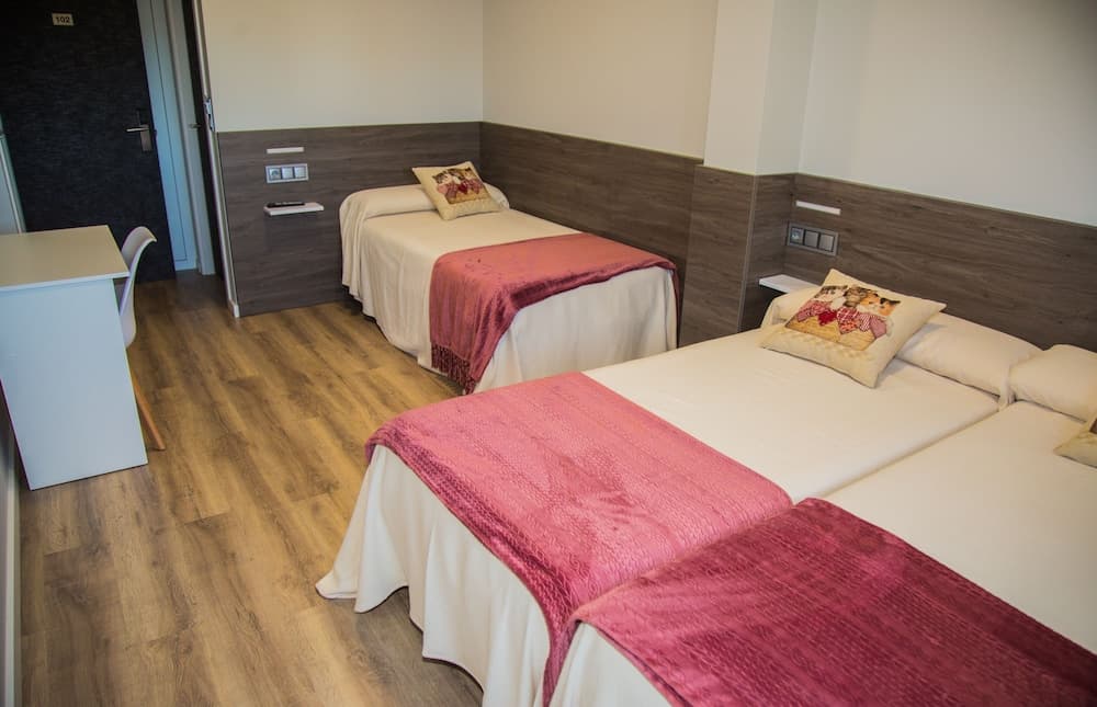 Pensión San Antón - Hostel