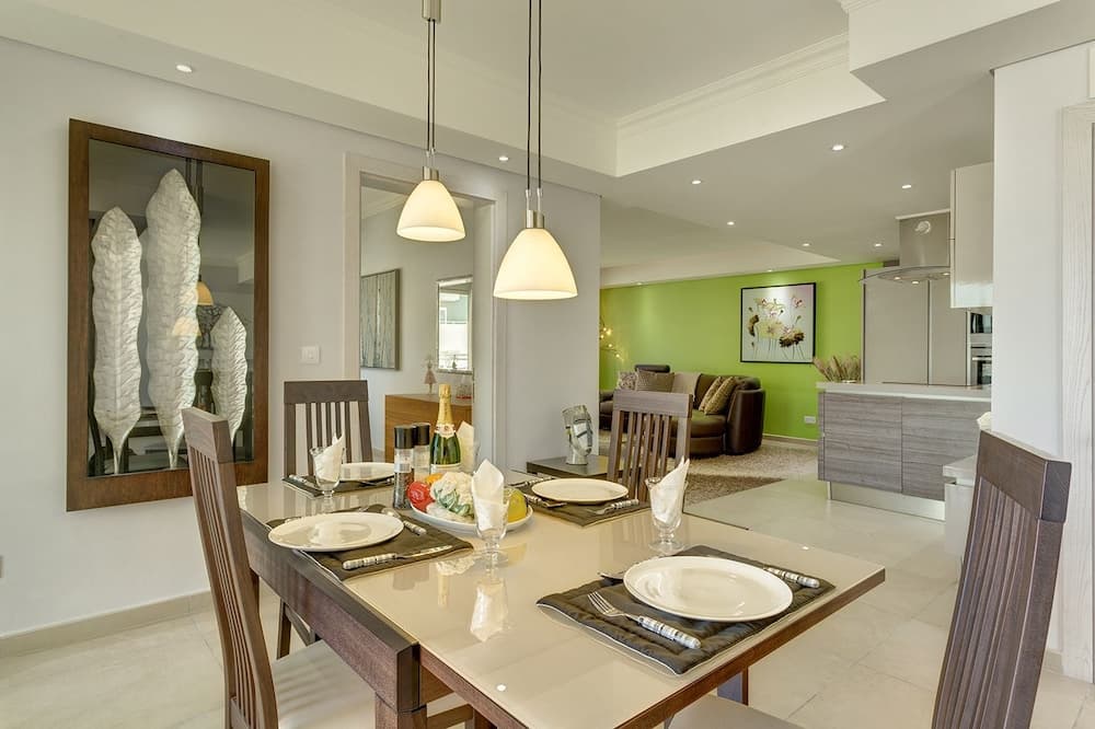 Luxury Apartment inc Pool & Views