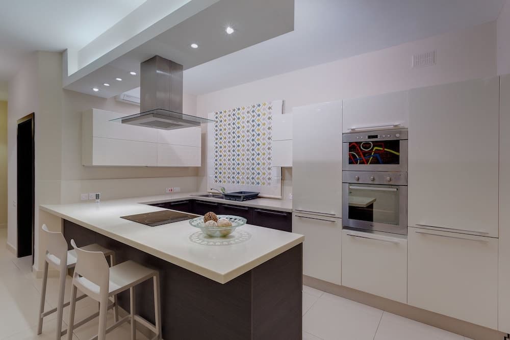 Luxury Apartment, Prime Location in St Julians