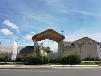 Thai Lagoon Select Motel