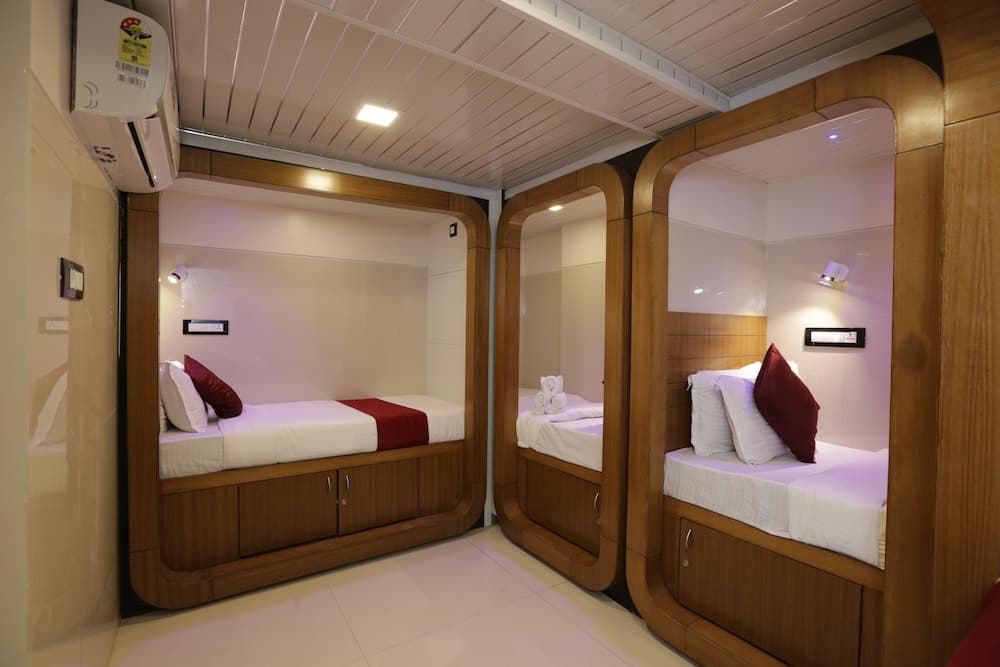 Qubestay Airport Capsule Hotel & Hostel