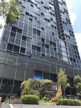 Expressionz Professional Suites by Kelvin