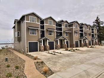 Seagate: Starboard~coos Bay~premiere Property