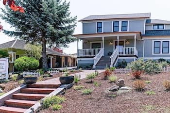 Redtail Suites~'red' Mccall Suite~tesla Station